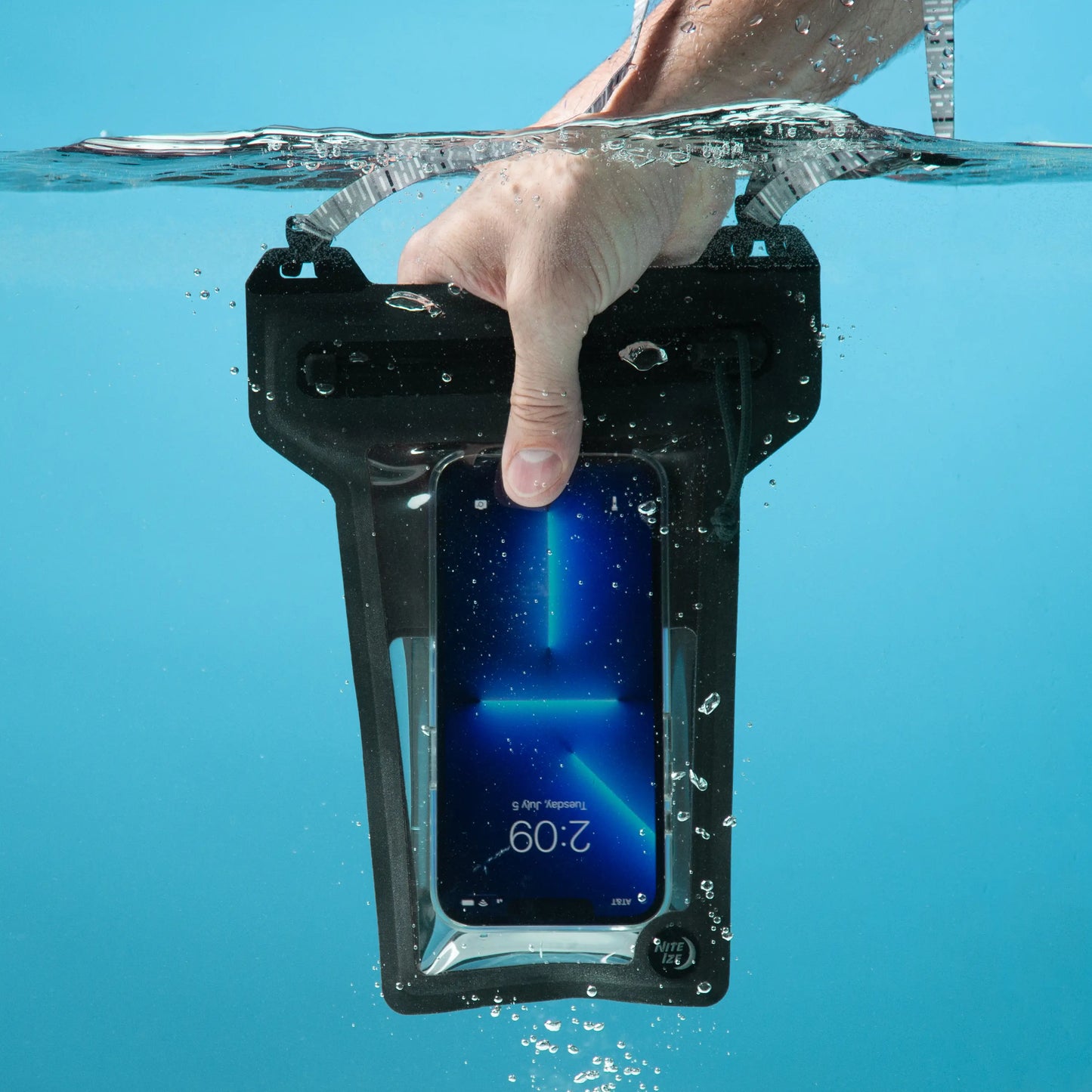 Nite Ize RunOff® Waterproof Phone Pouch