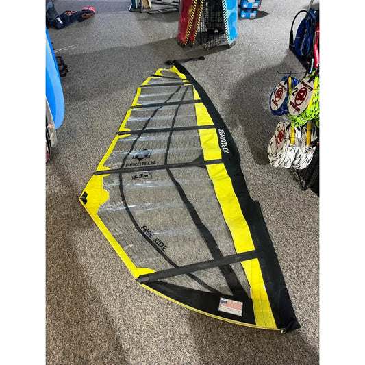 Aerotech Sails Aerotech 3.5 Freeride Used Windsurfing Sail Used – Image 1